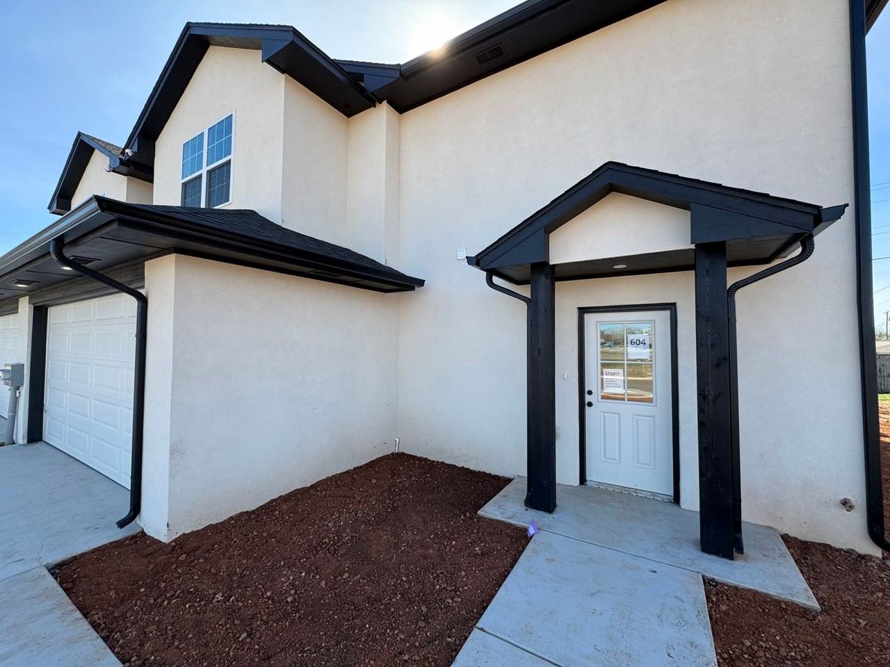 604 Abadan Dr - Photo 3 of 42