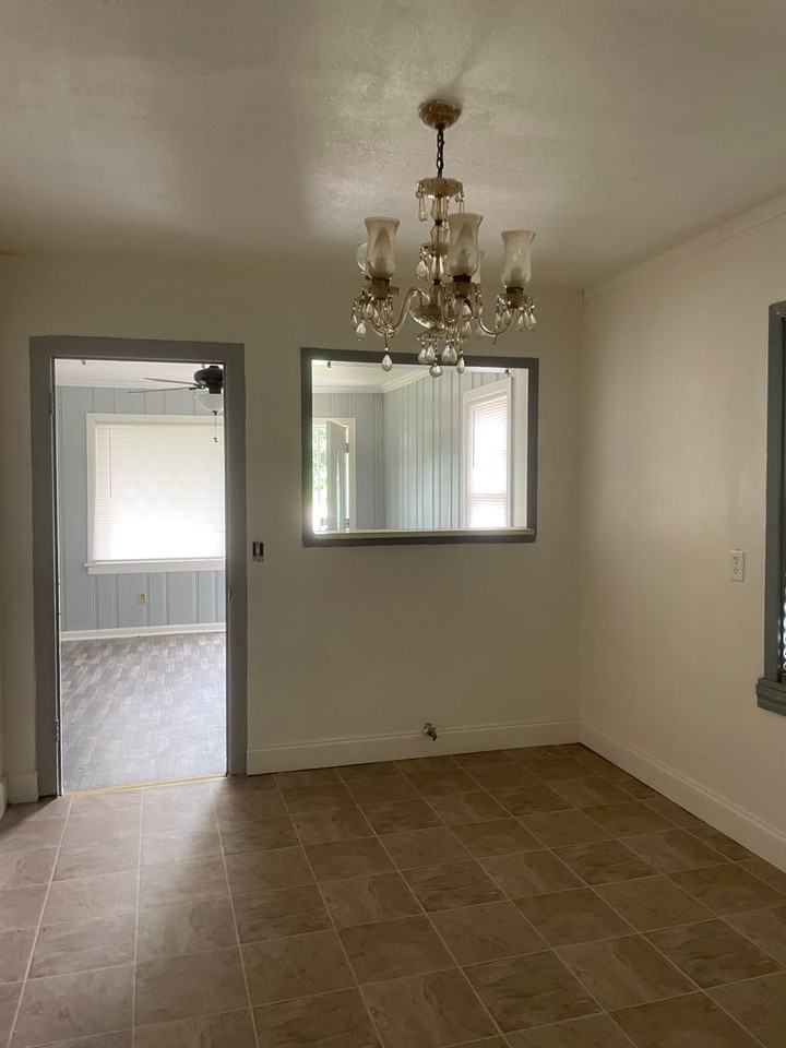 530 E 81st St - Photo 3 of 9