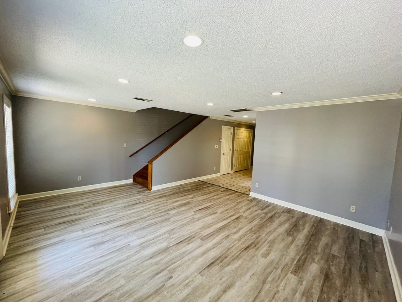 410 Saddle Creek Dr - Photo 2 of 23
