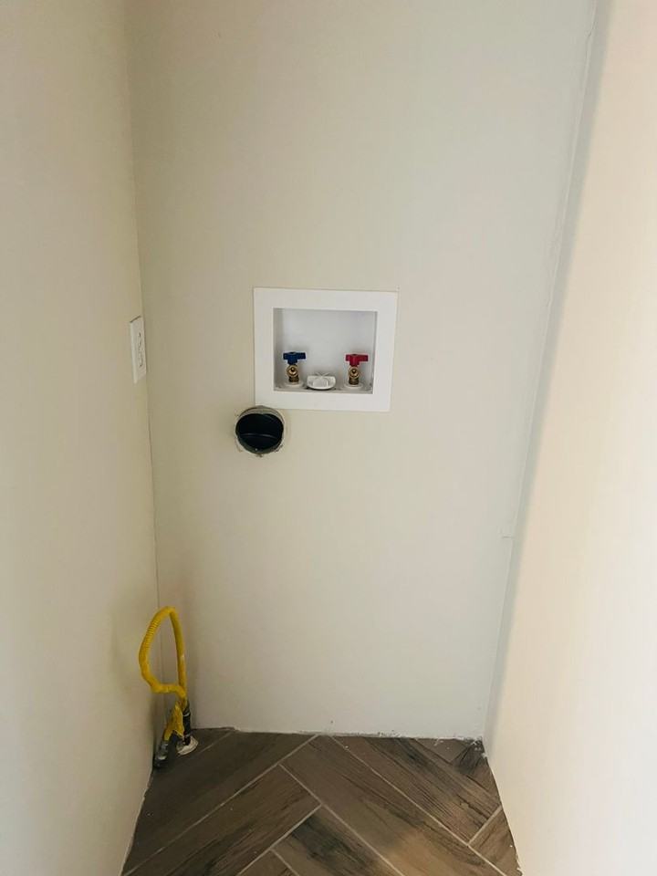 479 15th St - Photo 4 of 13