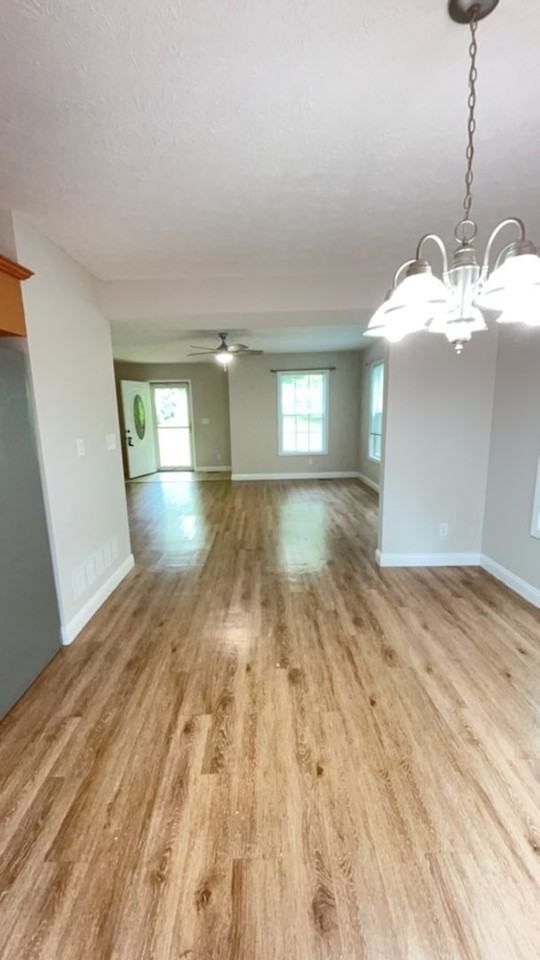 140 Bobolink Ln - Photo 7 of 23