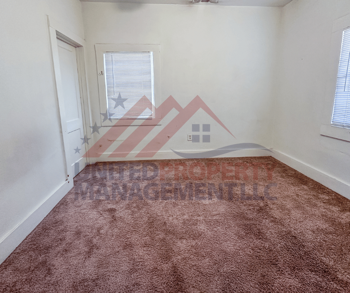 507 N Alameda St - Photo 3 of 10