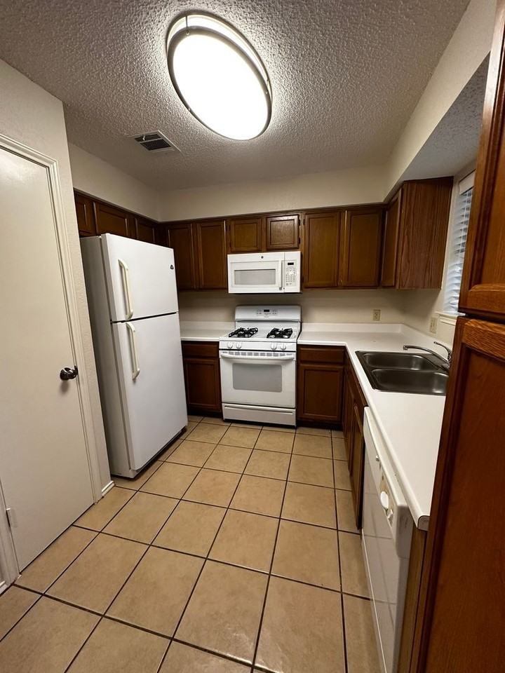 6106 La Naranja Ln - Photo 7 of 22