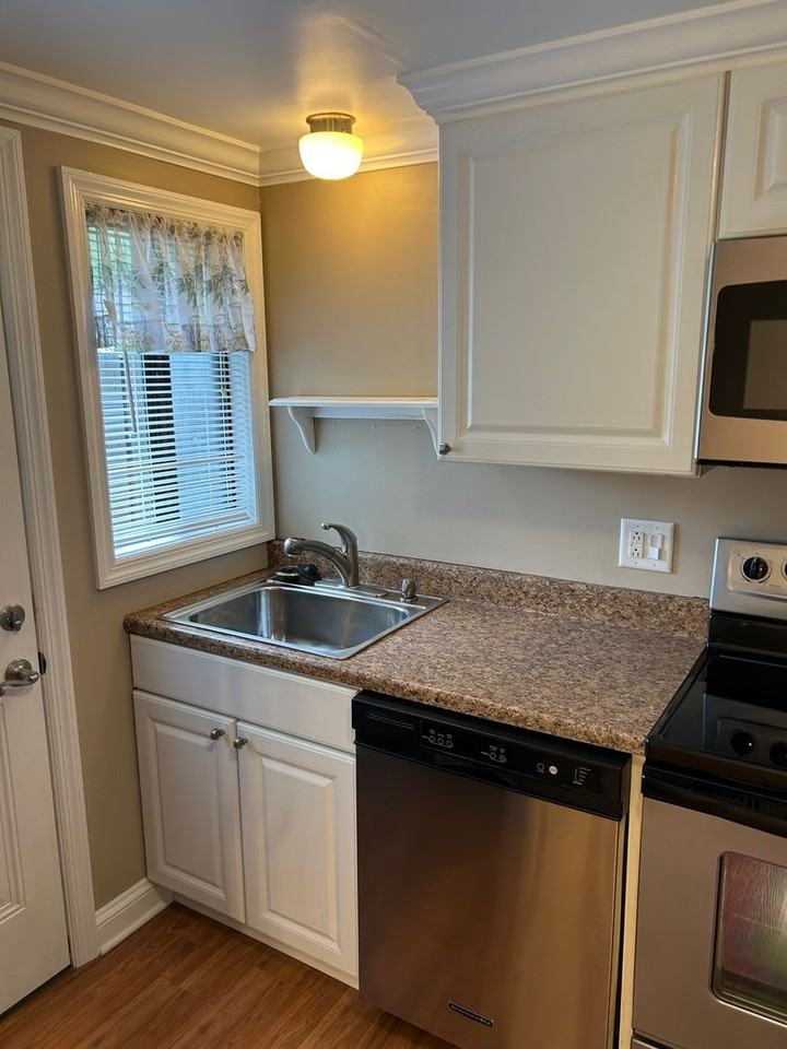 1670 Brodhead Rd - Photo 3 of 23