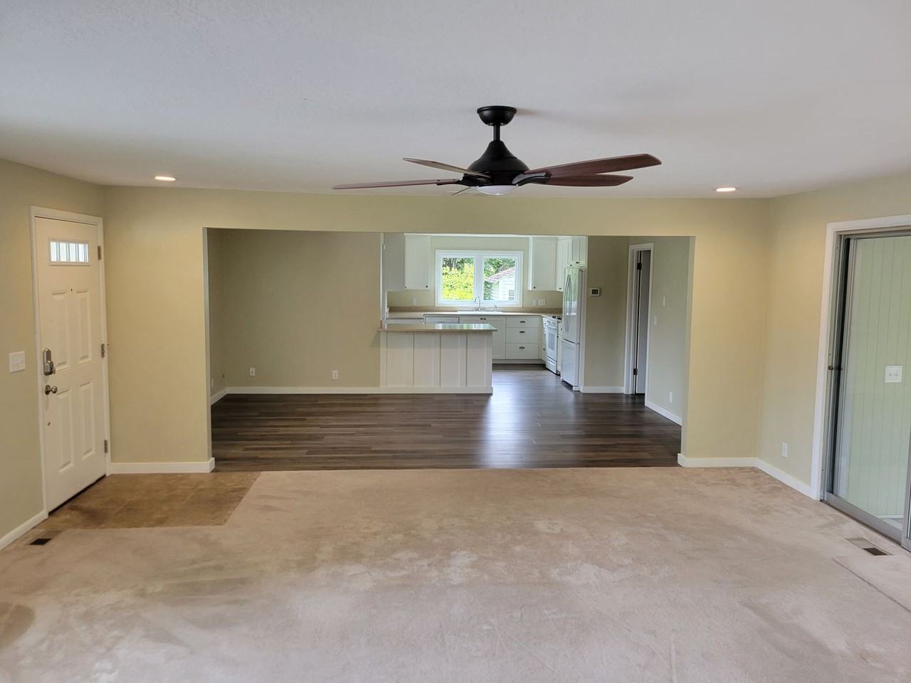 149 Ne Fairway Dr - Photo 3 of 28