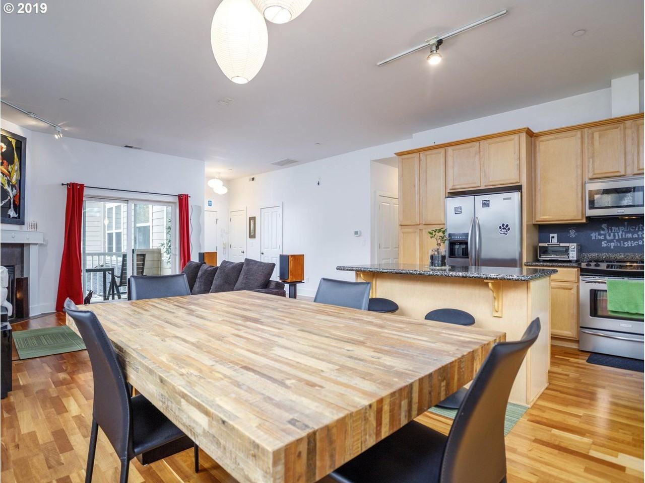 2445 Nw Lovejoy St #2 - Photo 6 of 17