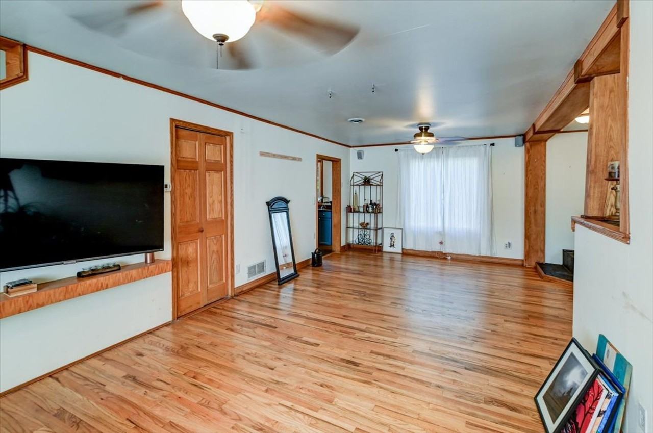 2961 Union St - Photo 6 of 30