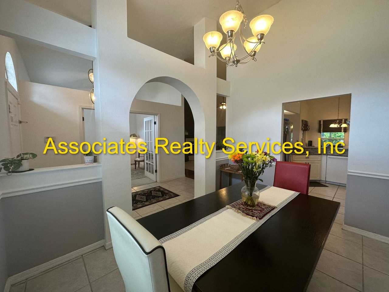 1408 Nw 106th St - Photo 2 of 35