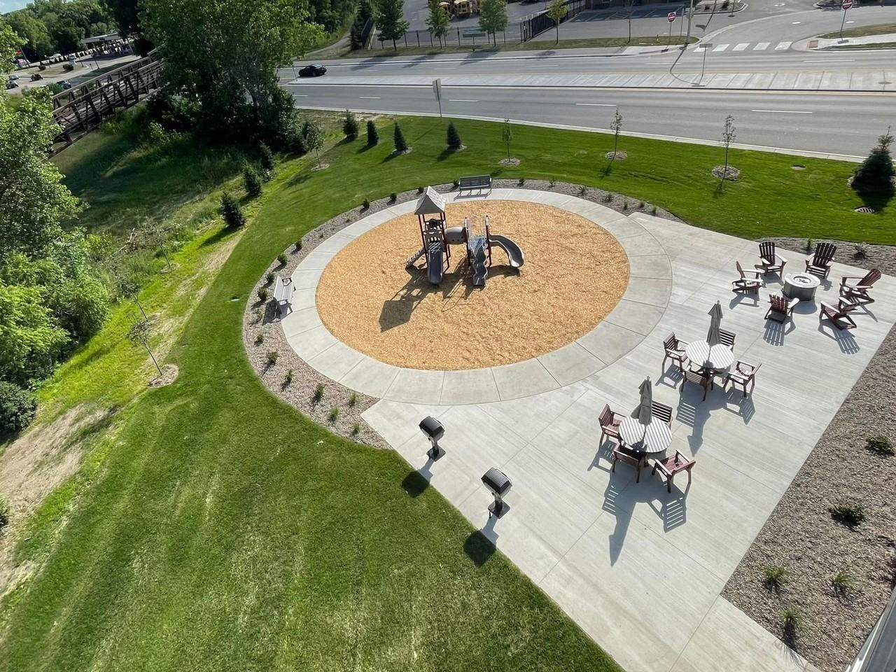 Anchor View Apartments - Photo 3 of 43