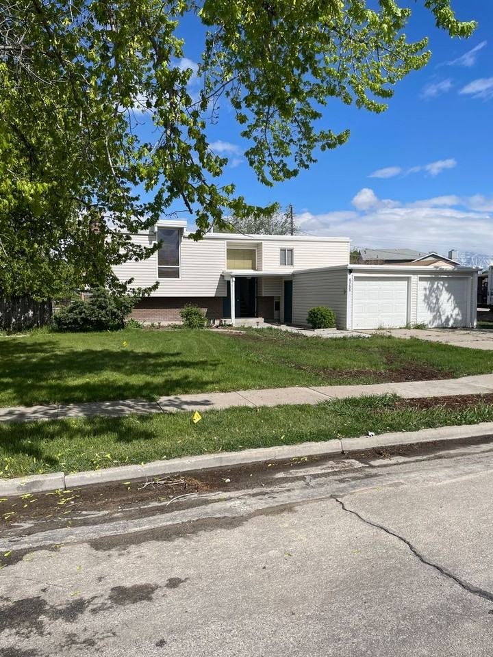 4755 S 3040 W - Photo 2 of 27