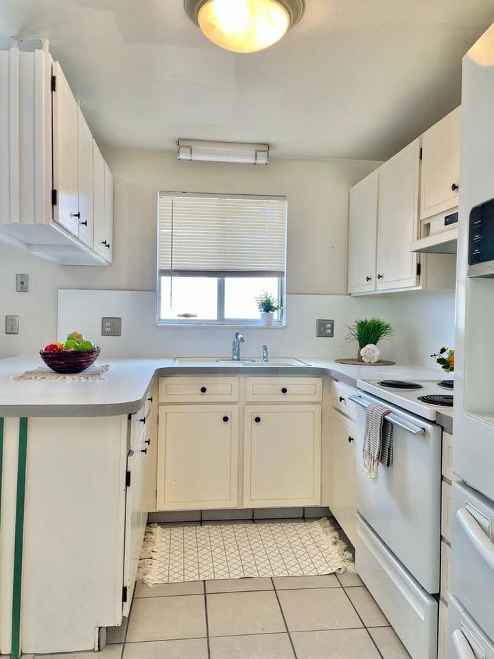 4755 S 3040 W - Photo 6 of 27