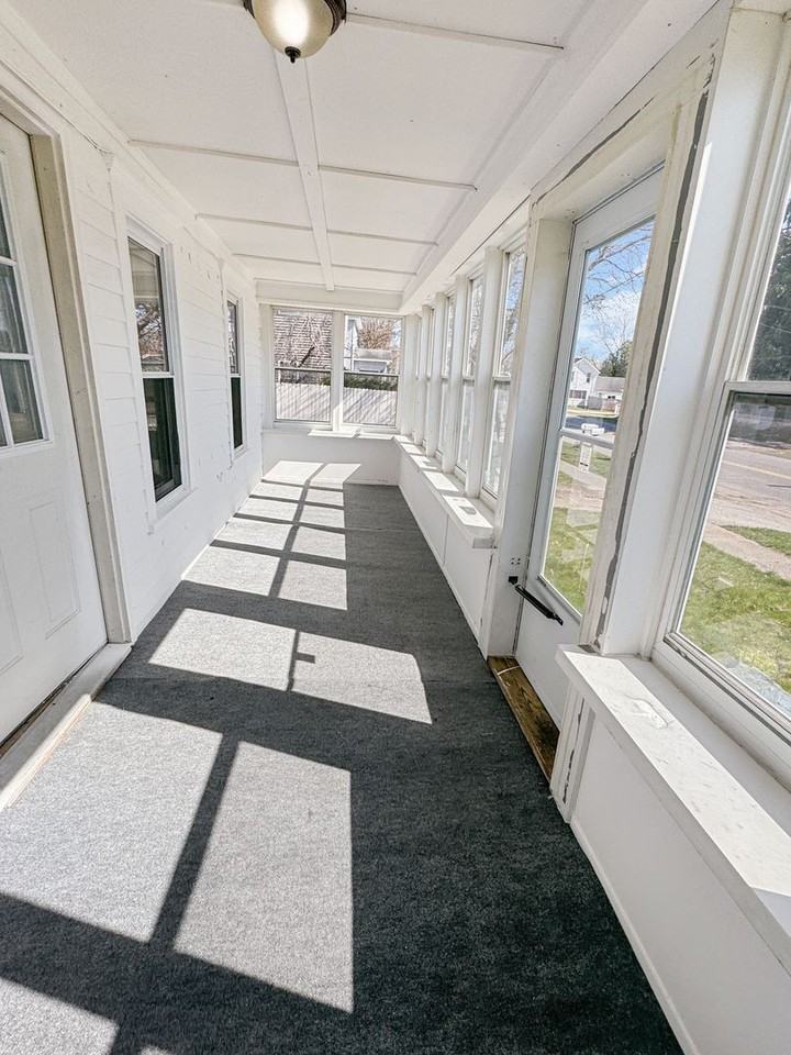 719 Washington St - Photo 2 of 21