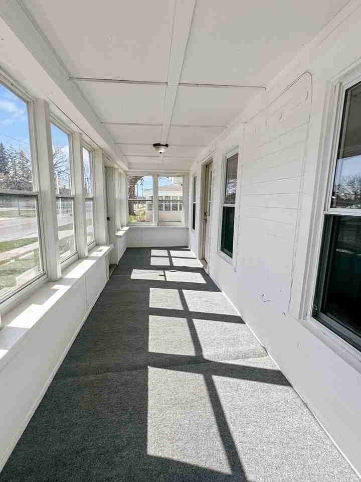 719 Washington St - Photo 3 of 21