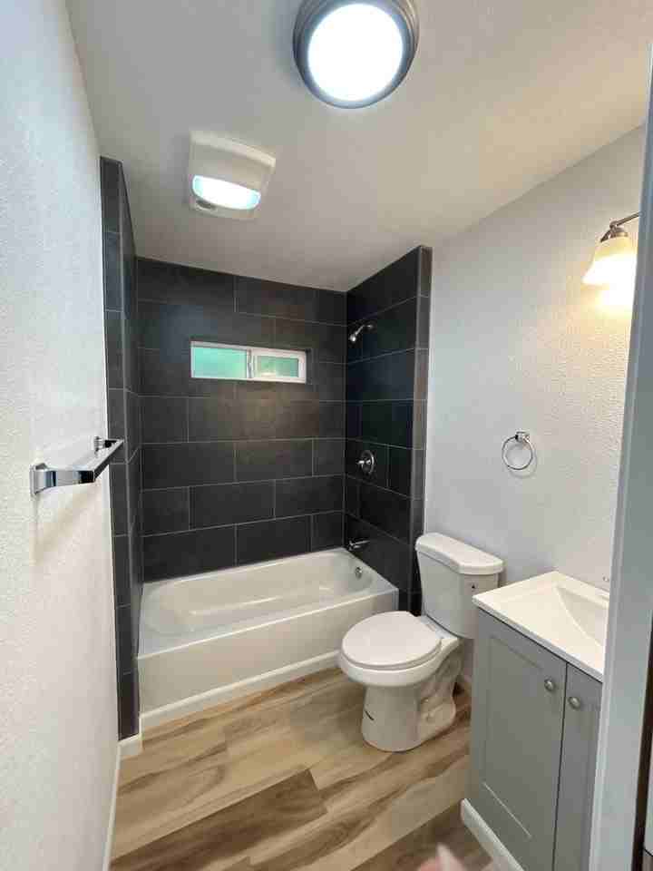 1029 8th Ave - Photo 6 of 8