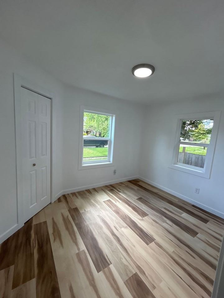 1029 8th Ave - Photo 7 of 8