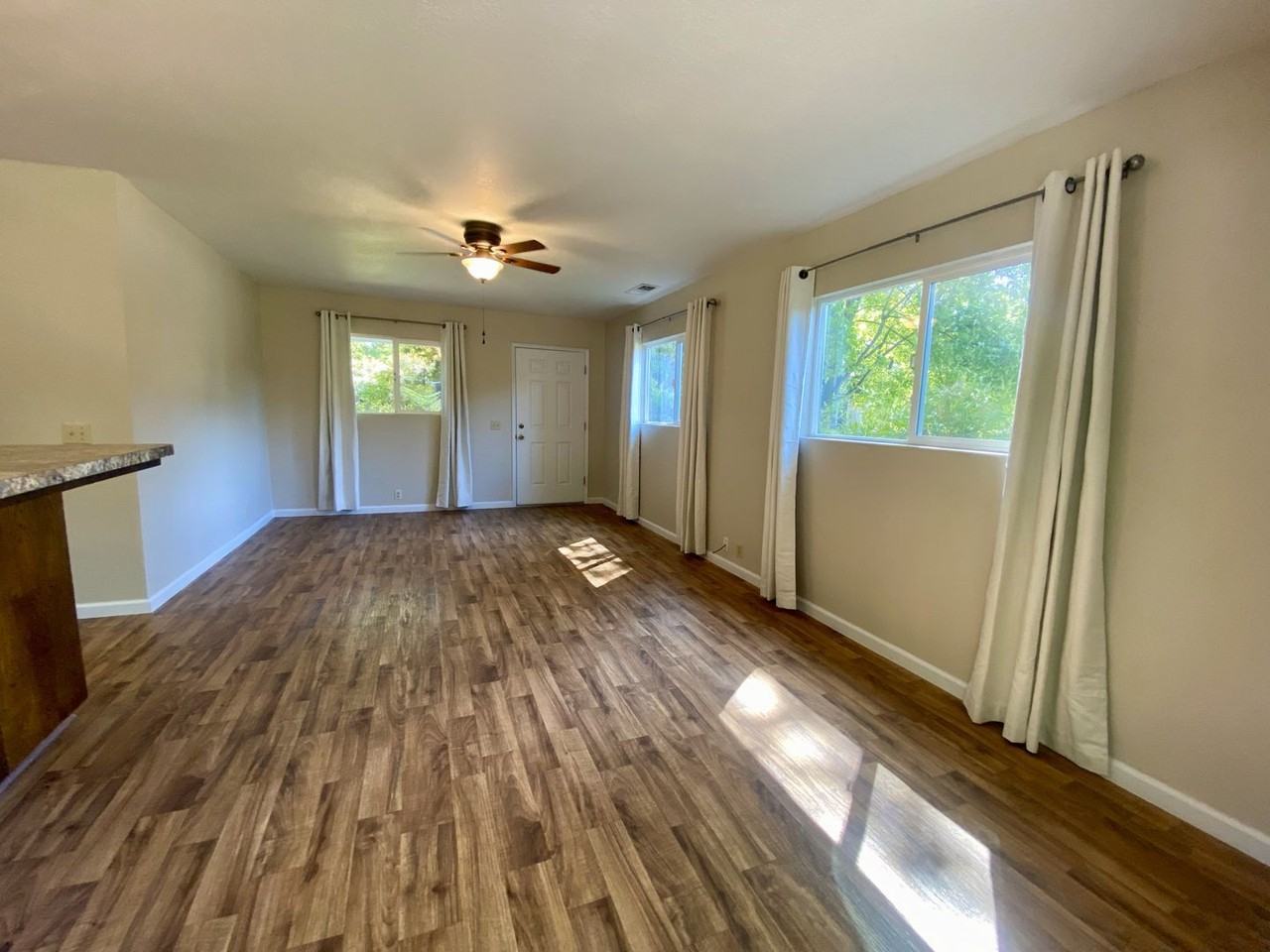 298 E 9th Ave - Photo 4 of 17