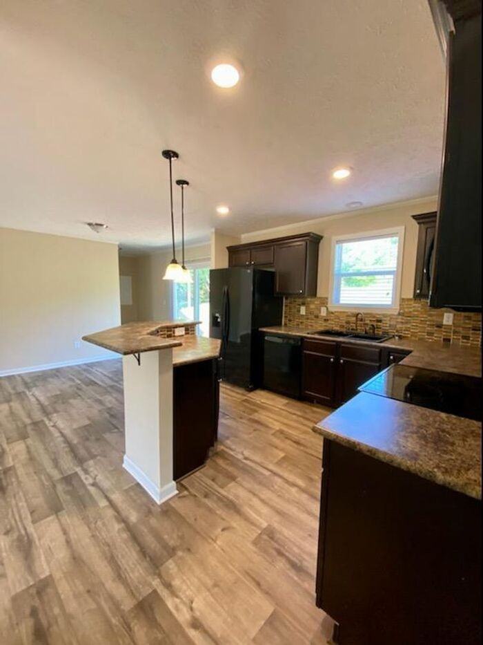 304 Mclean Heights Ct - Photo 2 of 12