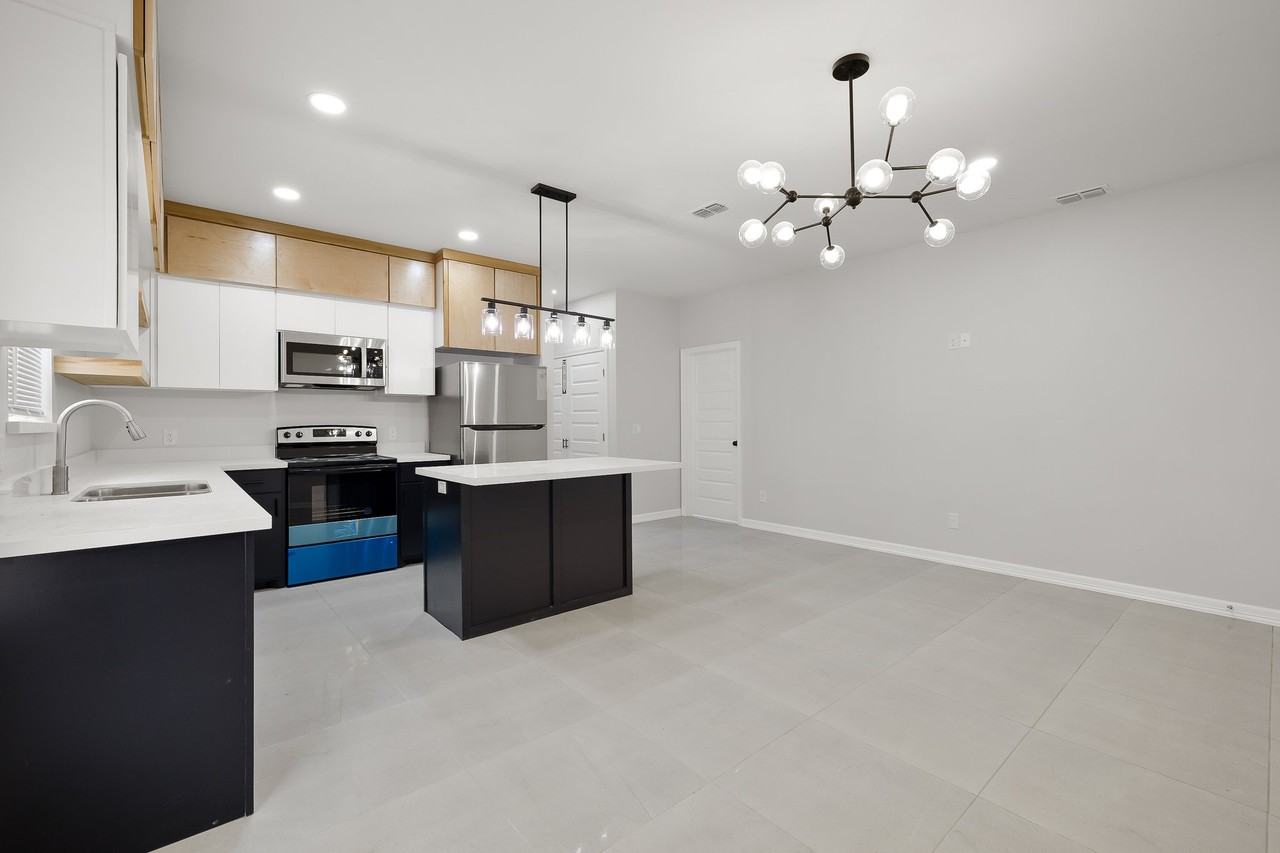 3842 N Mezcal Dr #1 - Photo 2 of 10