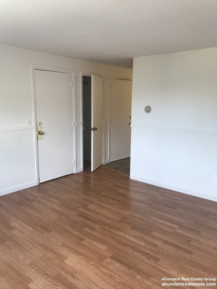 81 Hobart St #6 - Photo 5 of 24