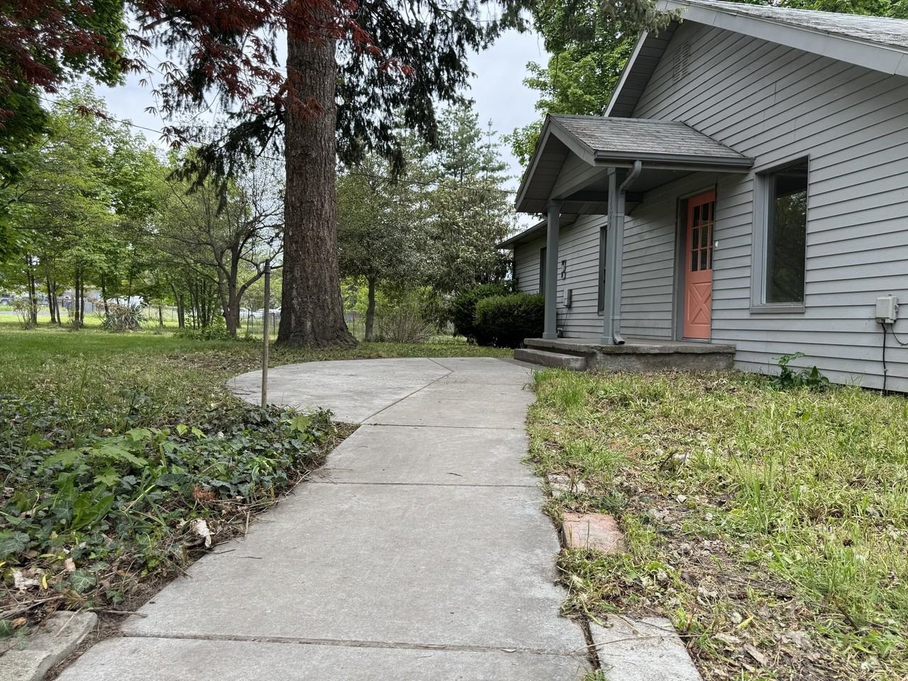 1629 Grelle Ave #NA - Photo 2 of 19