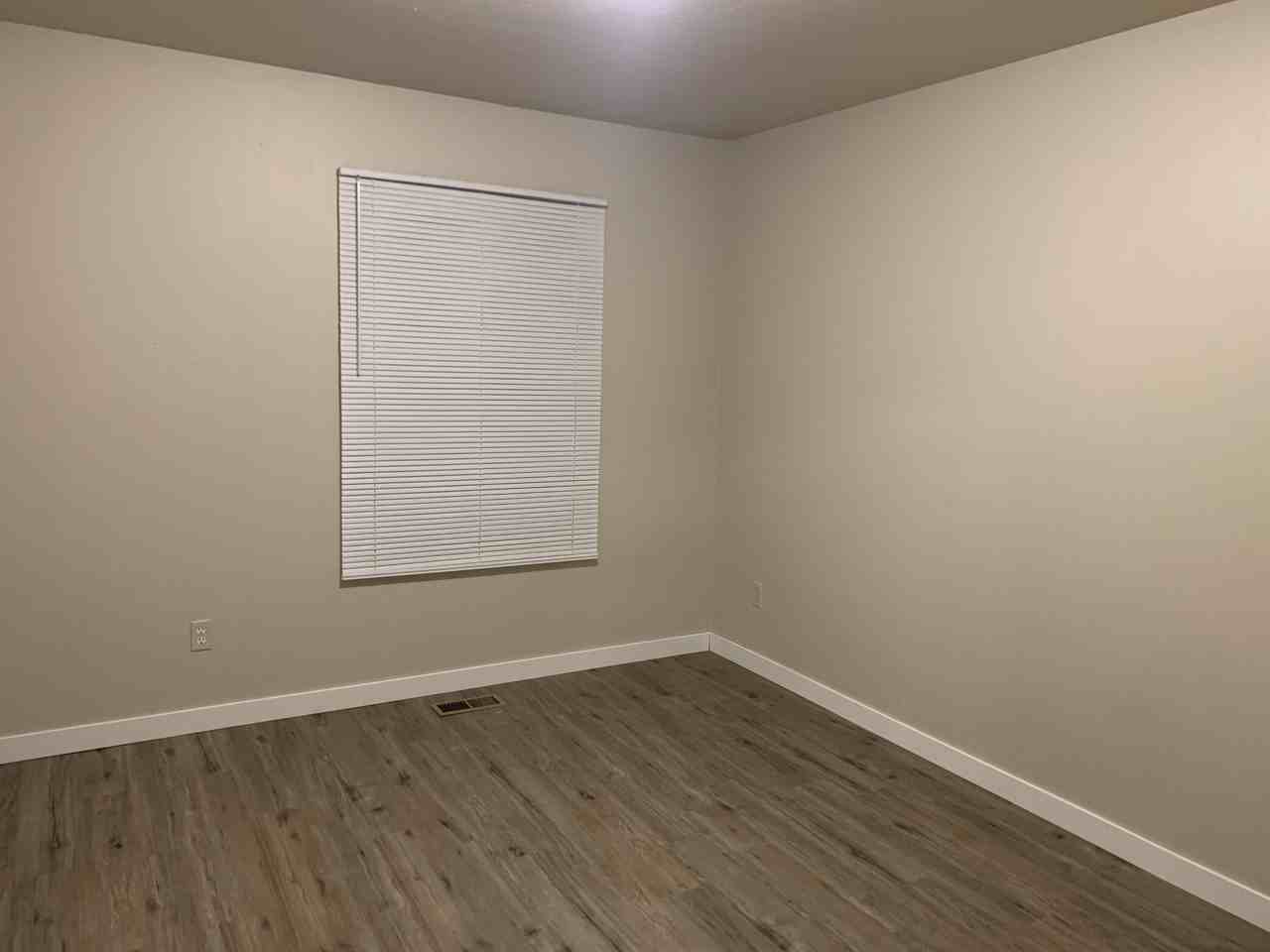 15 Castle Royal Dr #NA - Photo 3 of 10