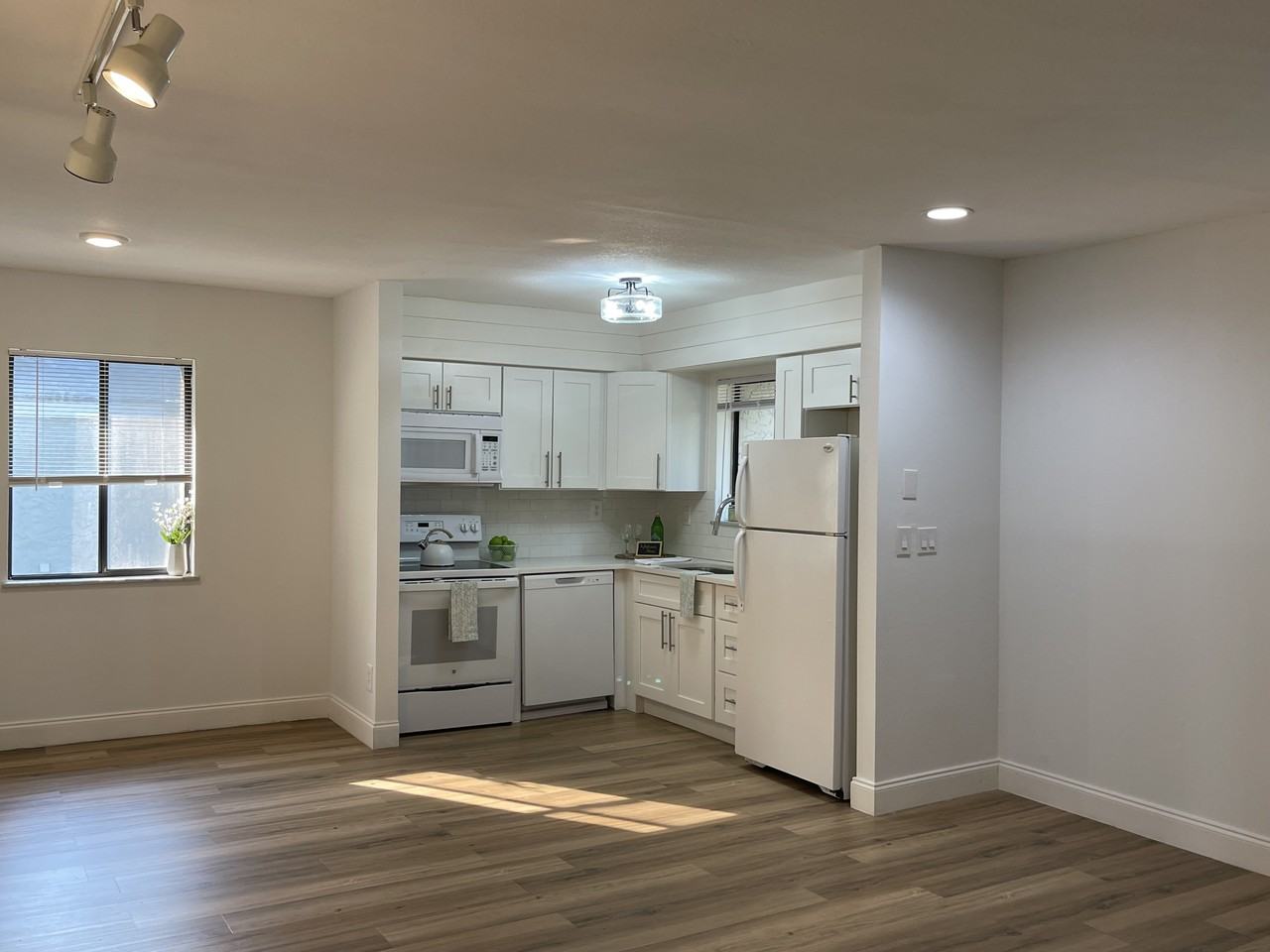151 Springwood Cir #C - Photo 4 of 16