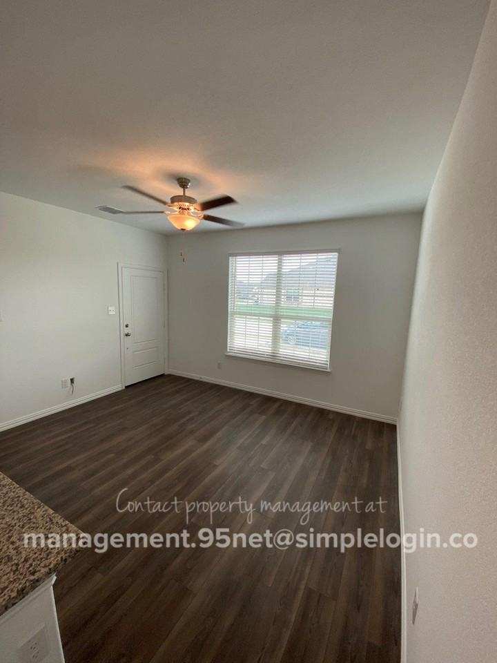 1022 Rosewood St #NA - Photo 4 of 17