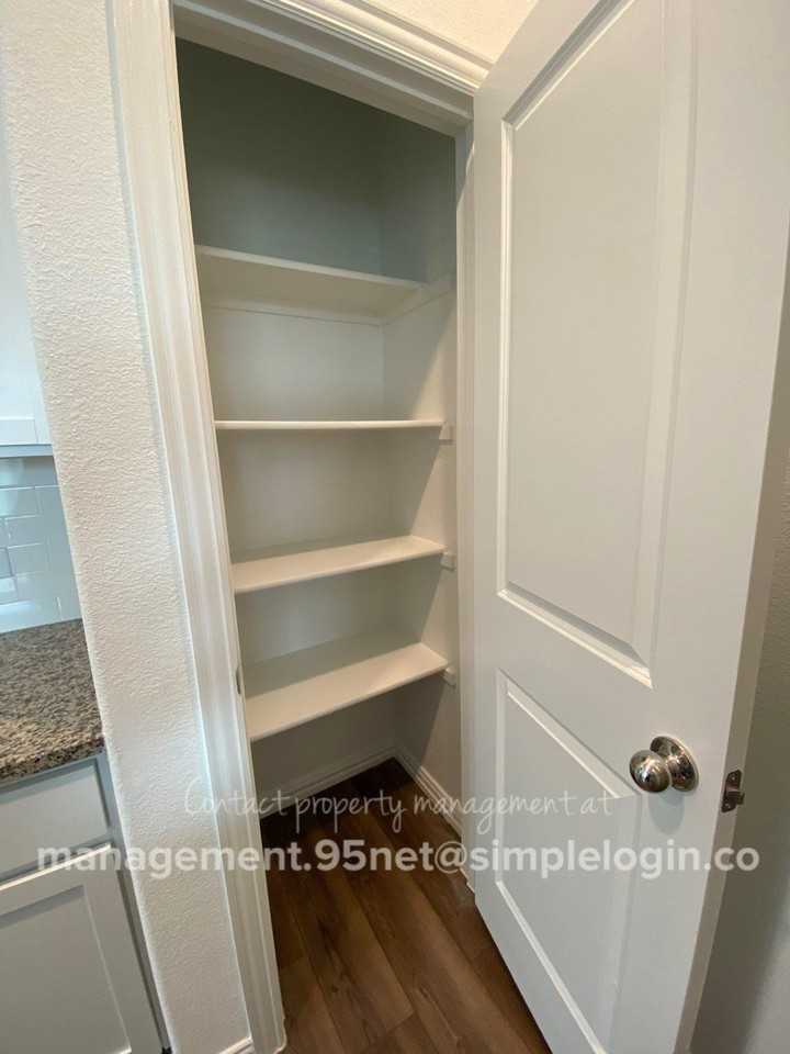 1022 Rosewood St #NA - Photo 7 of 17