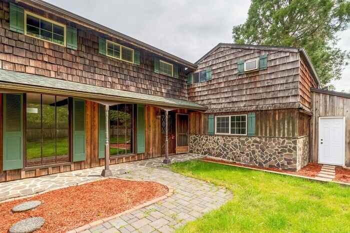 922 1st Ave Sw - Photo 3 of 40