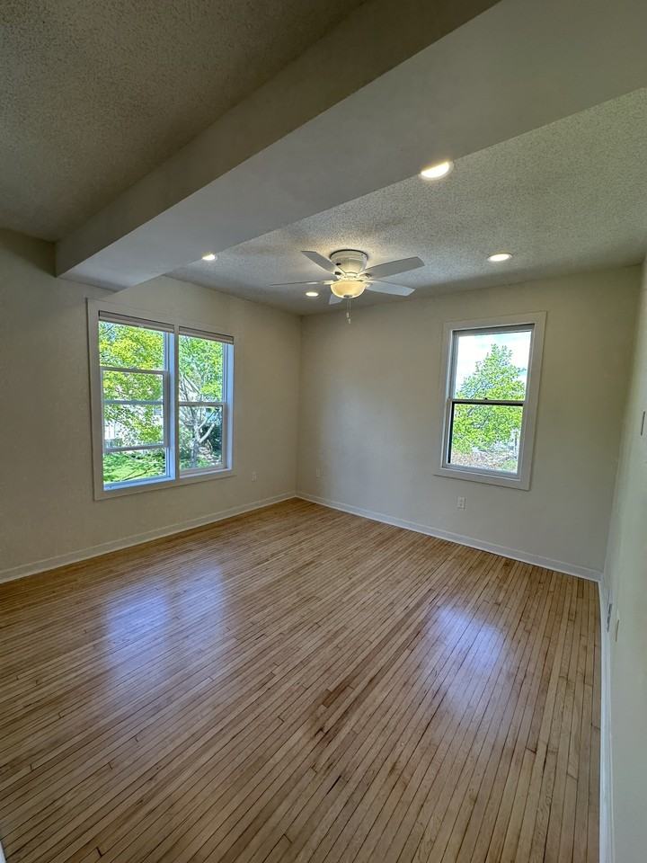 152 Winifred St W #2 - Photo 2 of 17