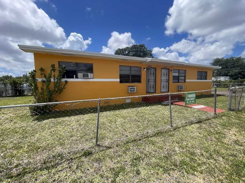 2457 Northwest 81st Terrace - 1Unit A #1 - Photo 2 of 11