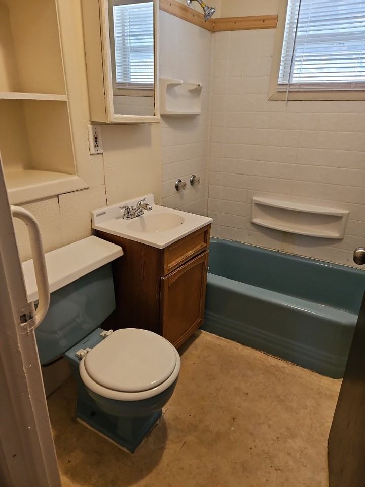 1817 S Greeley Hwy #C - Photo 4 of 6