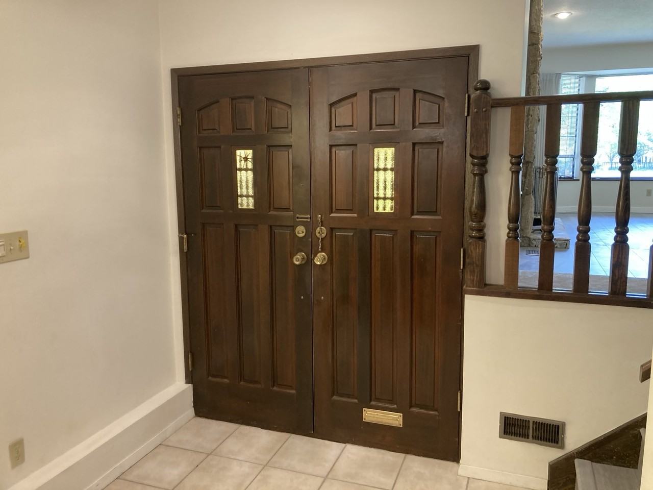 3762 King Edward Ave W - Photo 2 of 50