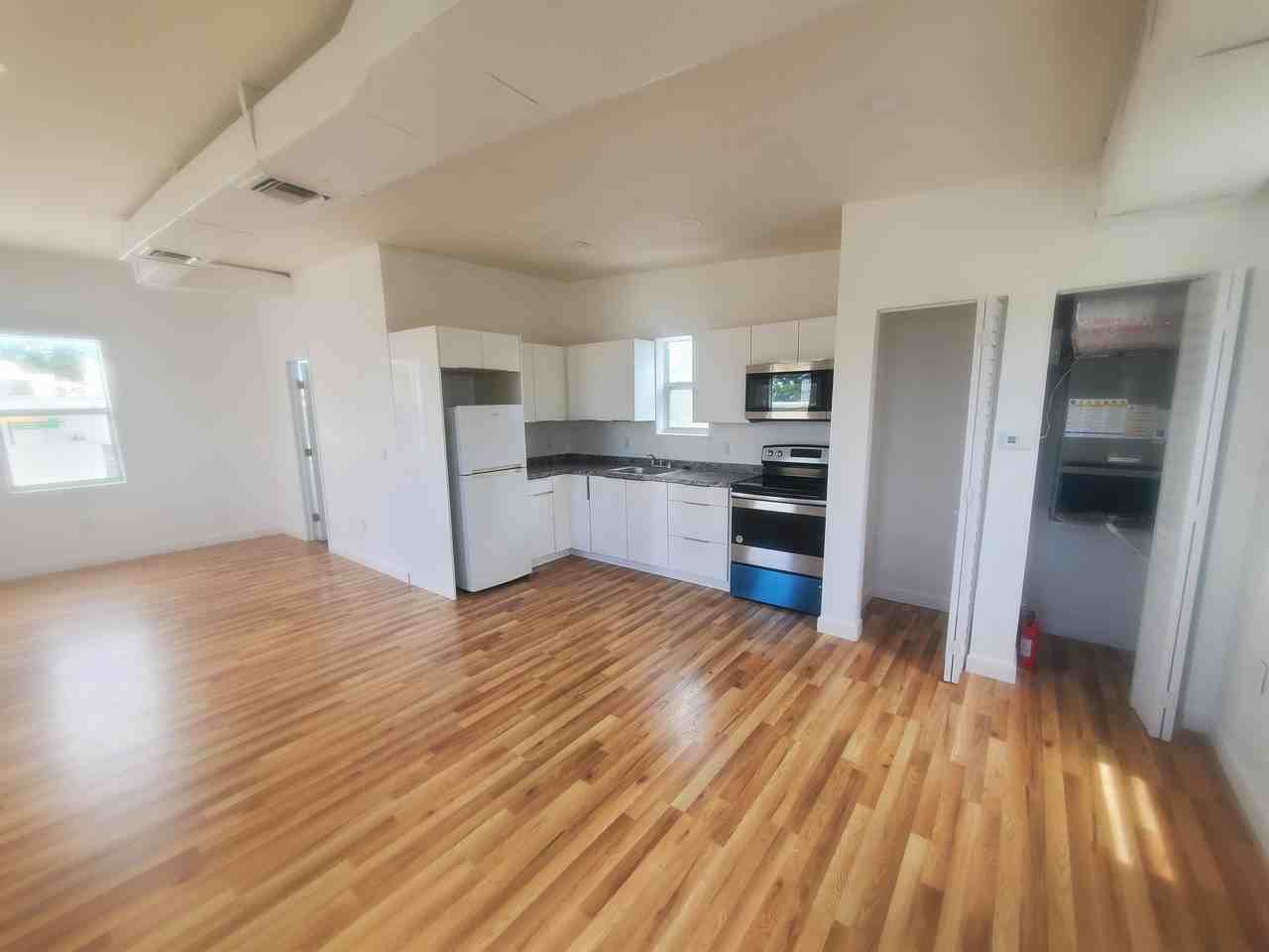 137 Southeast 1st Avenue2nd floor #2ndFL - Photo 5 of 9