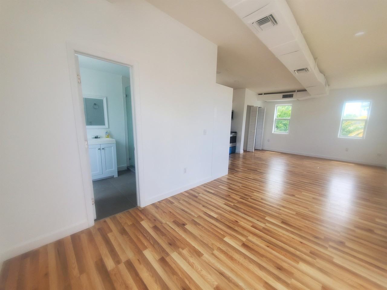 137 Southeast 1st Avenue2nd floor #2ndFL - Photo 7 of 9