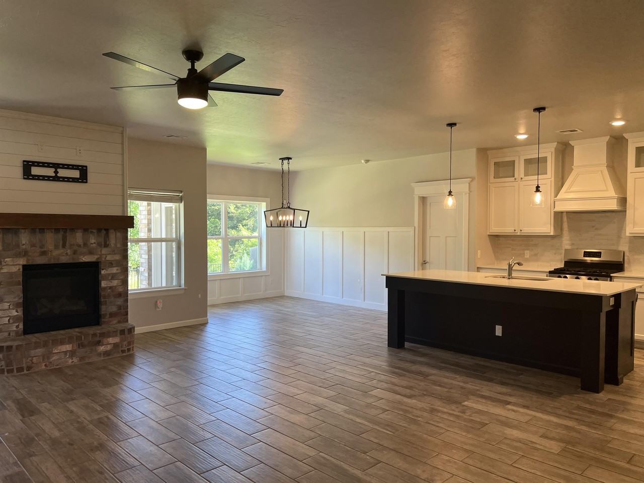 509 Nw 183rd St #1 - Photo 7 of 26