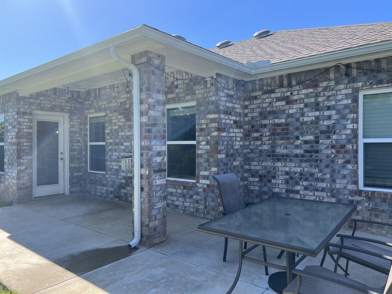509 Nw 183rd St #1 - Photo 5 of 26