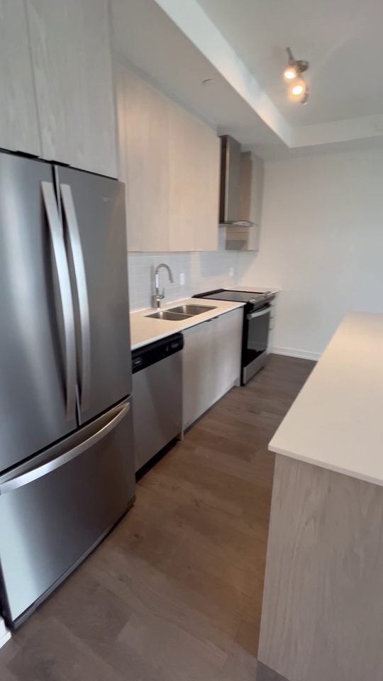 Duke St W #804 - Photo 4 of 15