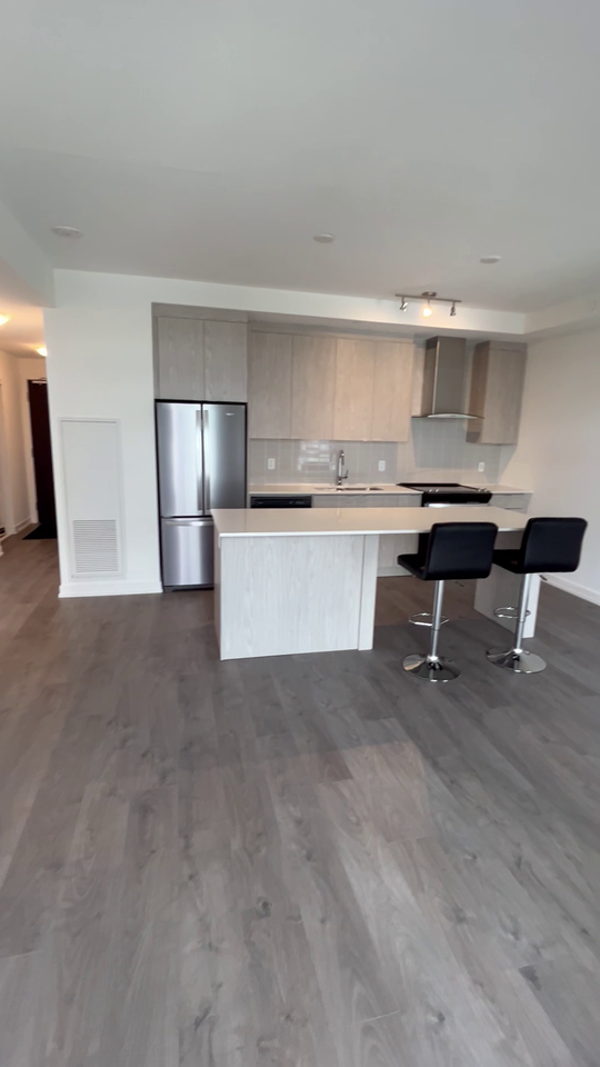 Duke St W #804 - Photo 5 of 15