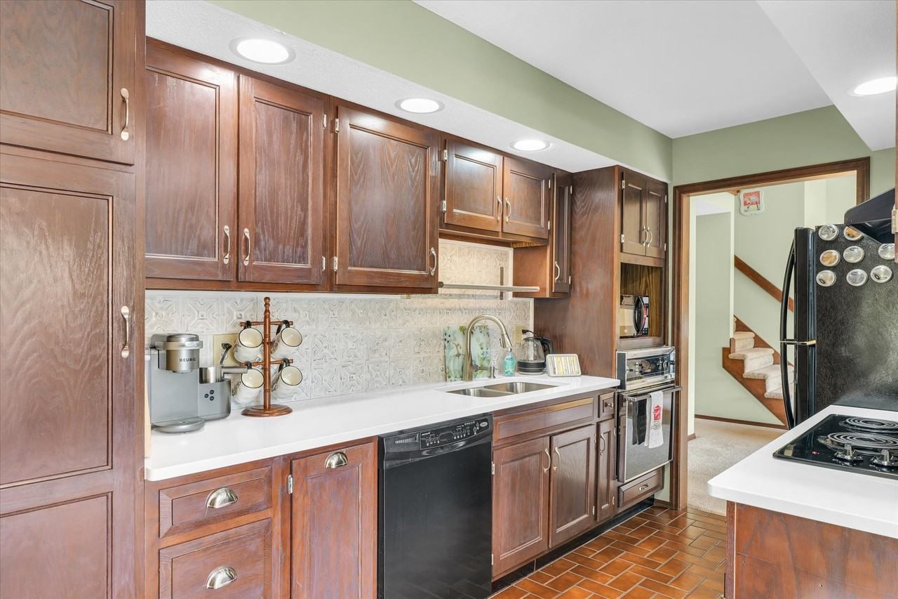 1 Lyndhurst Village Ct #A - Photo 7 of 15