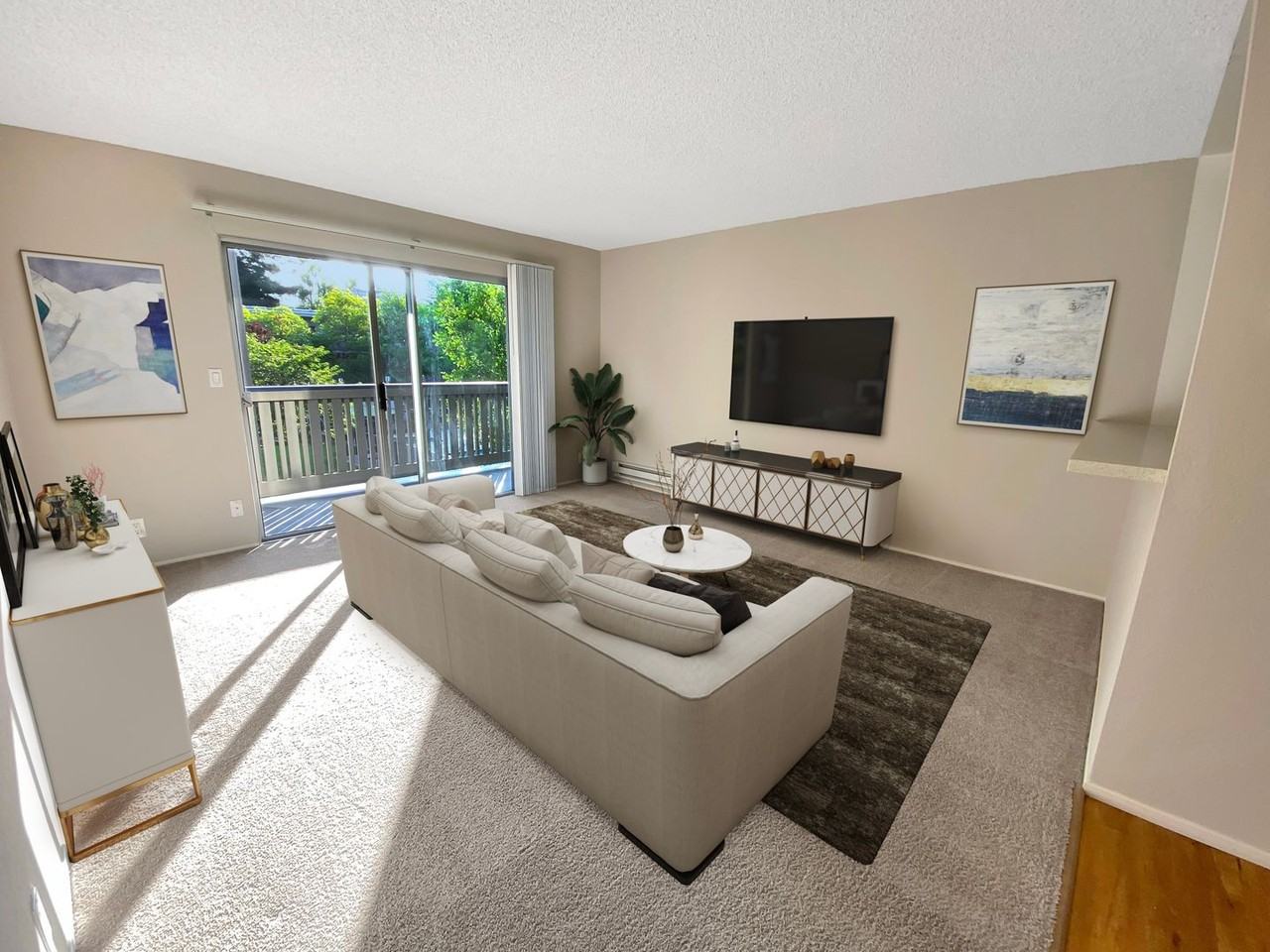 Del Medio Manor - Photo 2 of 6