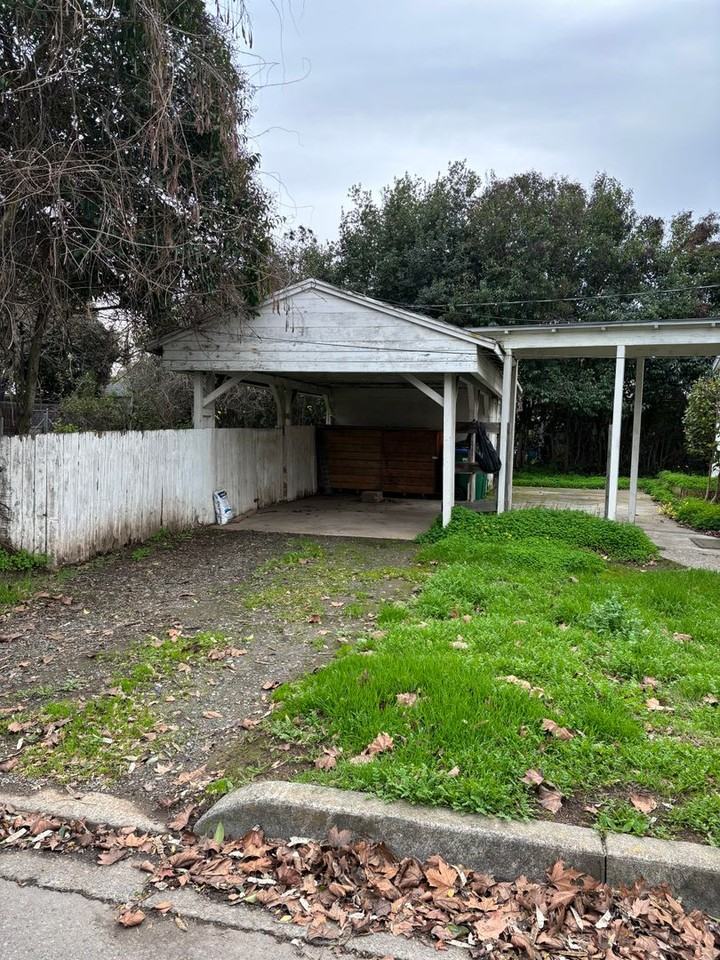 390 Nevada St - Photo 2 of 11