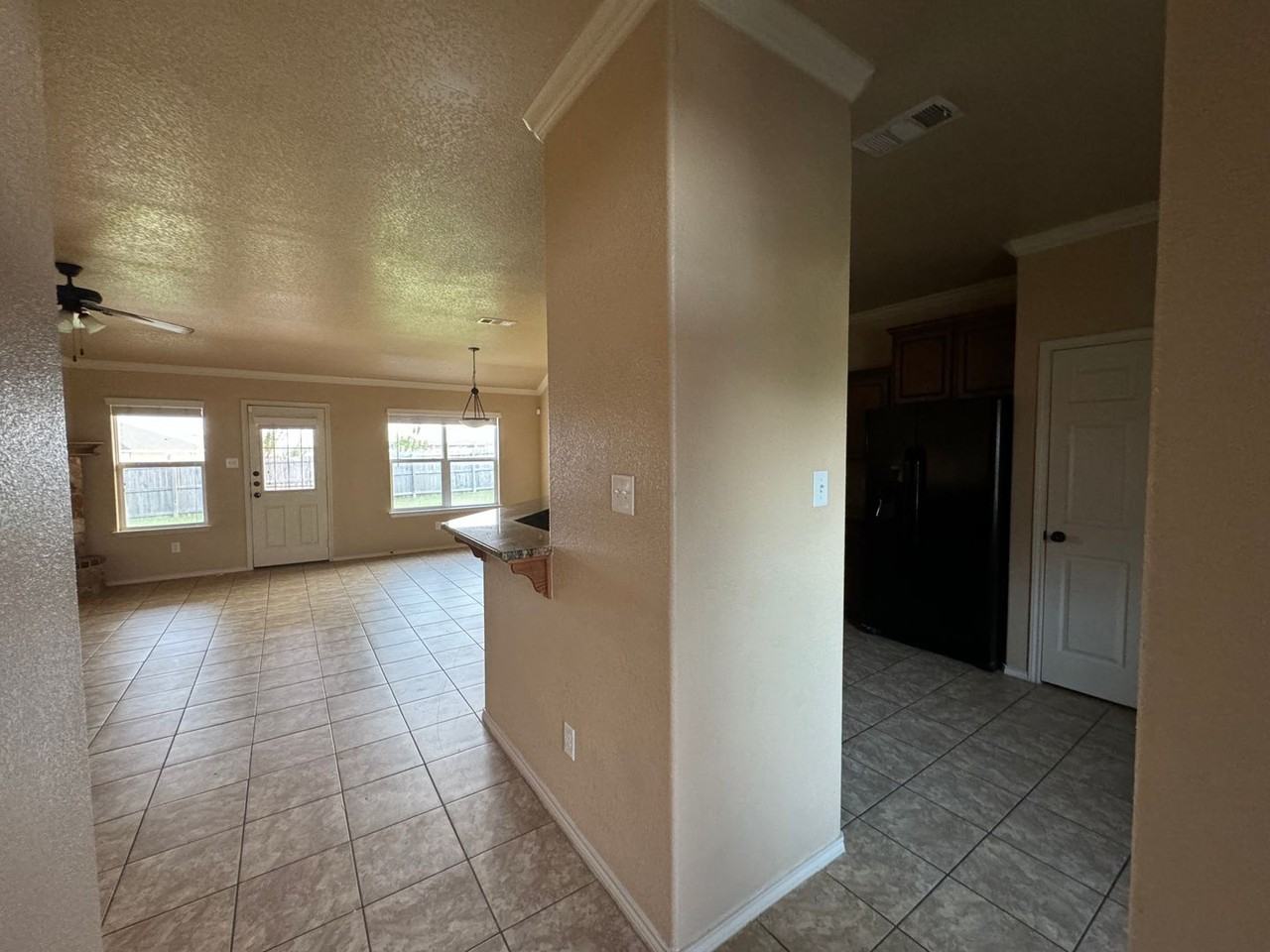 3100 Rockwall Dr - Photo 4 of 47