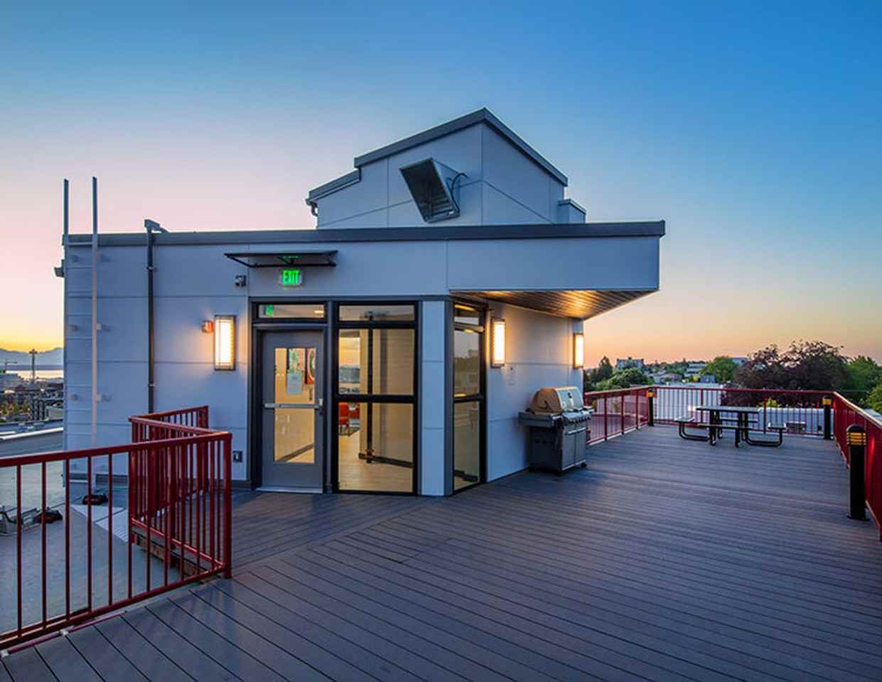 Mad Flats - Photo 2 of 50