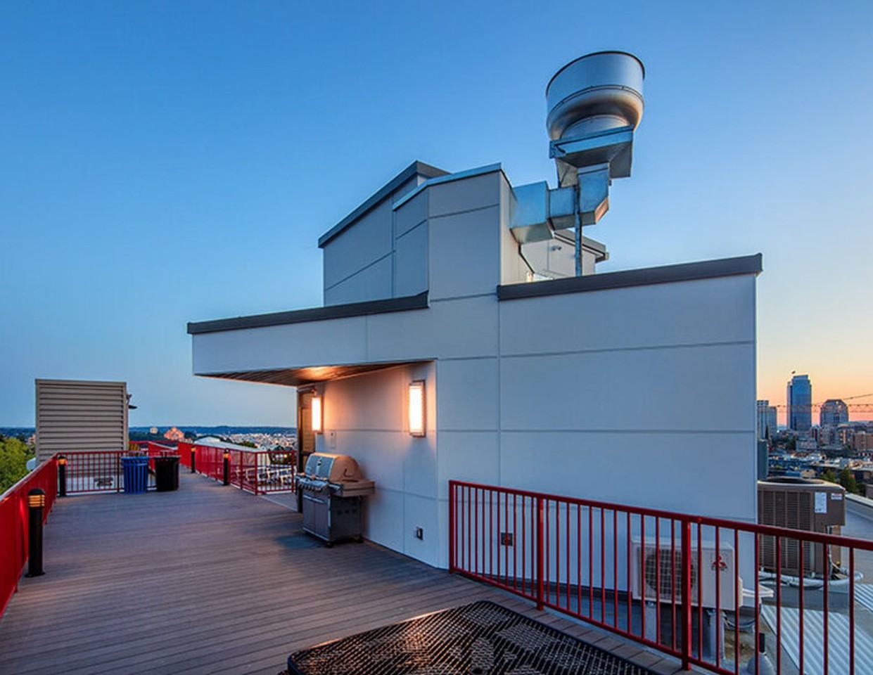 Mad Flats - Photo 4 of 50