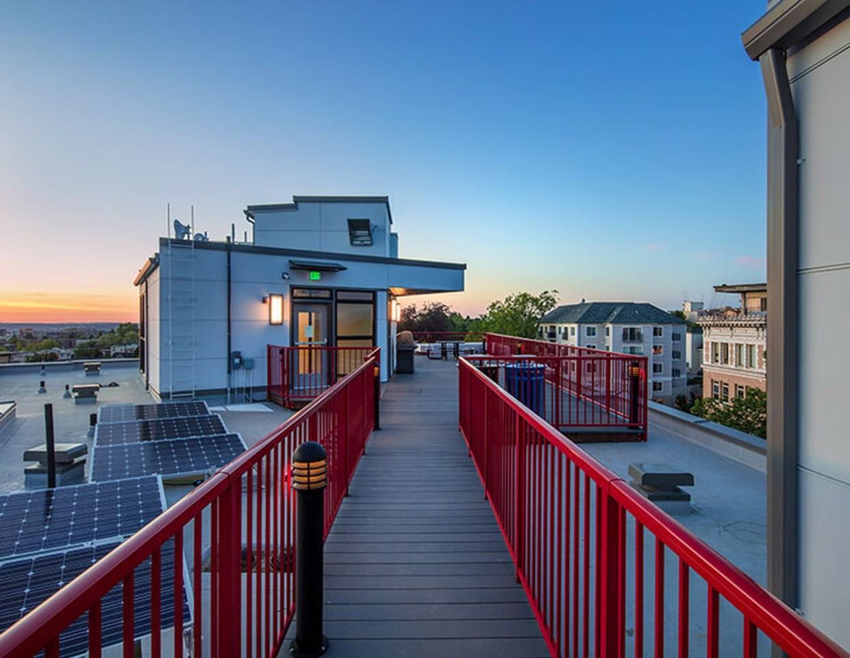 Mad Flats - Photo 5 of 50