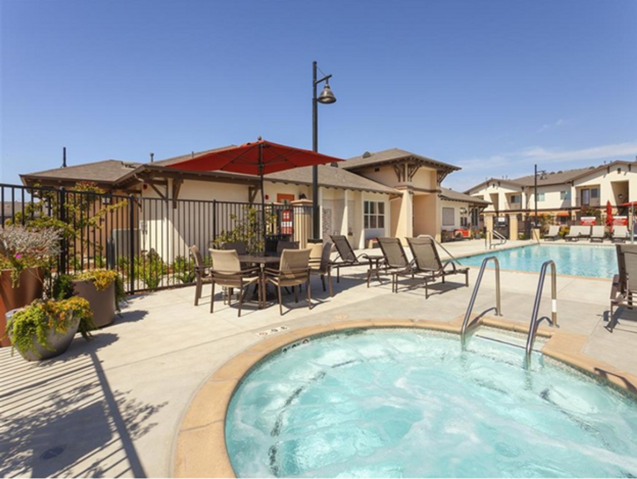 Villa del Sol Senior Apartments - Photo 5 of 24