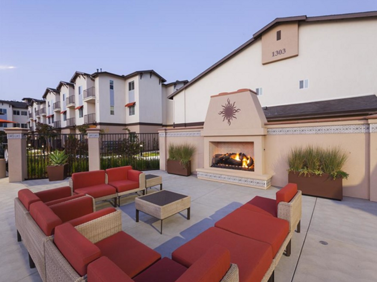 Villa del Sol Senior Apartments - Photo 6 of 24