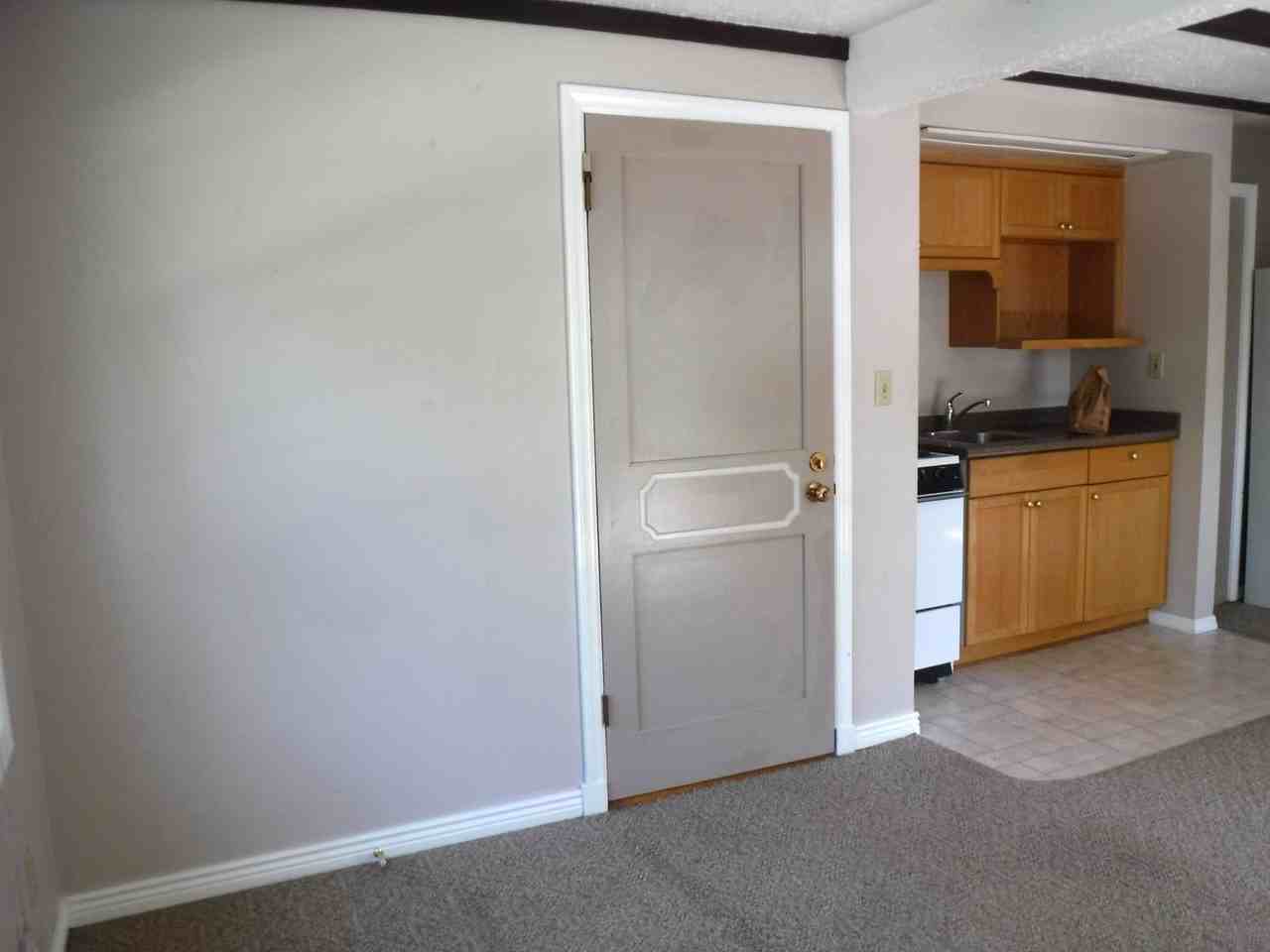 830 Ada St #B - Photo 6 of 13