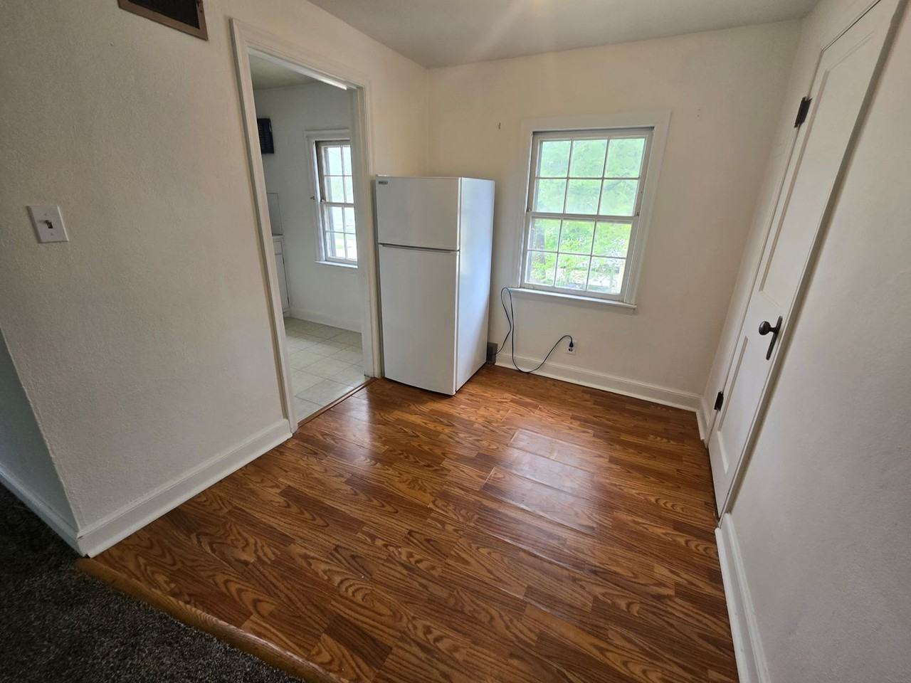 RENT SUX - 2917-2923 2ND AVE - Photo 3 of 6